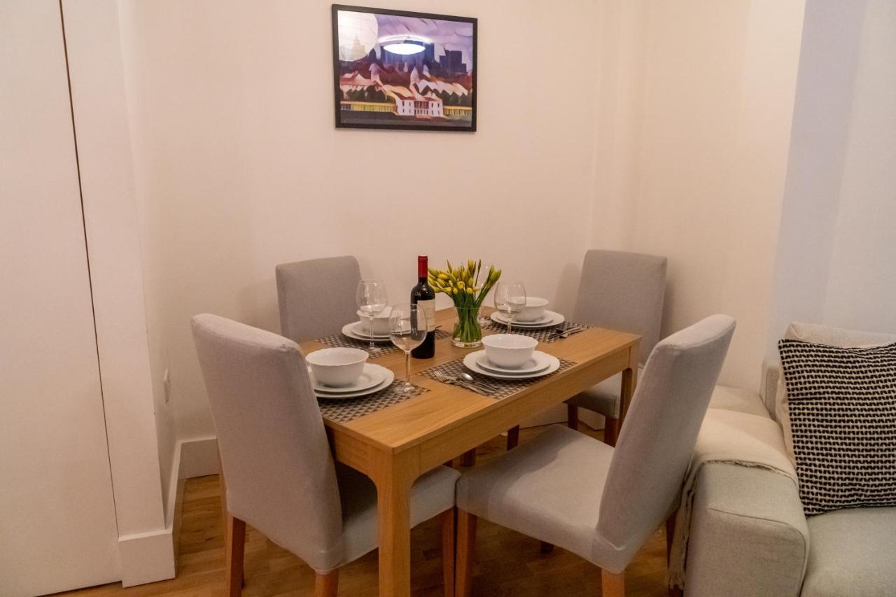 Hawkesmoor House Апартаменты *